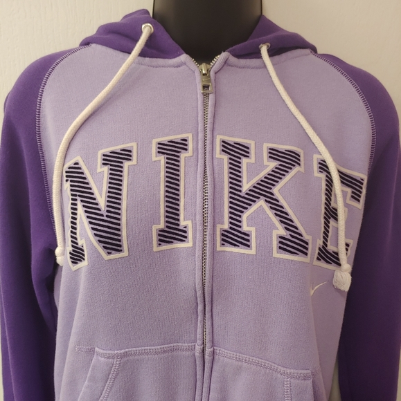 DONATED💜3/$18 NIKE EUC full zip hooded sweatshirt - Picture 3 of 5